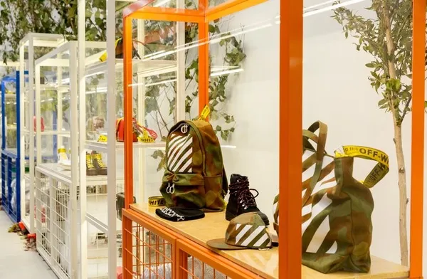 Off-white紐約店11.jpg