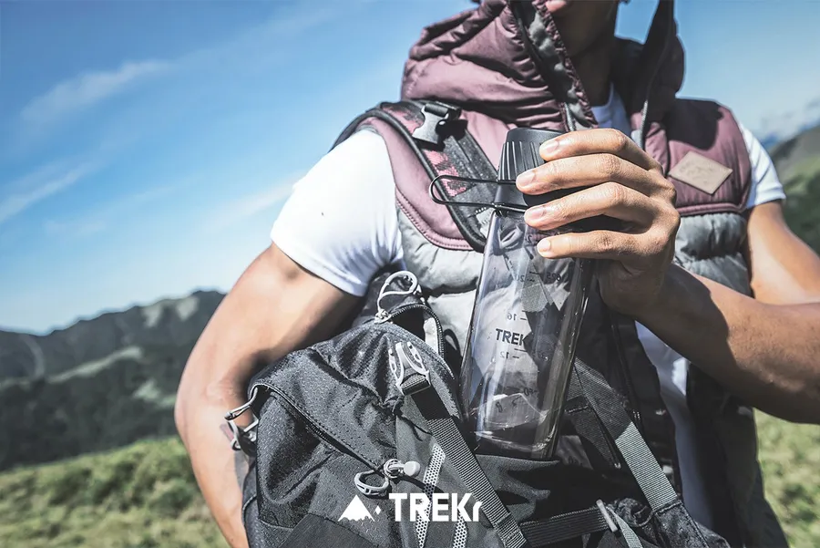 台灣團隊對戶外活動的安全提案！首款內建 GPS 的登山水壺 TREKr