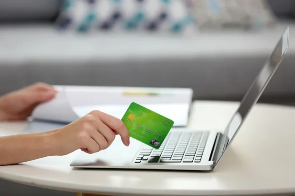 online_payment_shutterstock_349943426.jpg