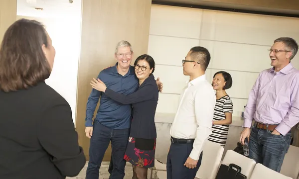 蘋果CEO庫克與藍思科技董事長周群飛.jpg