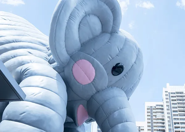 深圳抱抱象_Bubblecoat Elephant05.jpg