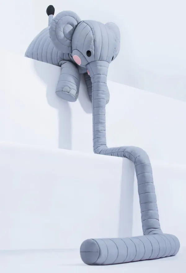 深圳抱抱象_Bubblecoat Elephant09_plush1_hr.jpg