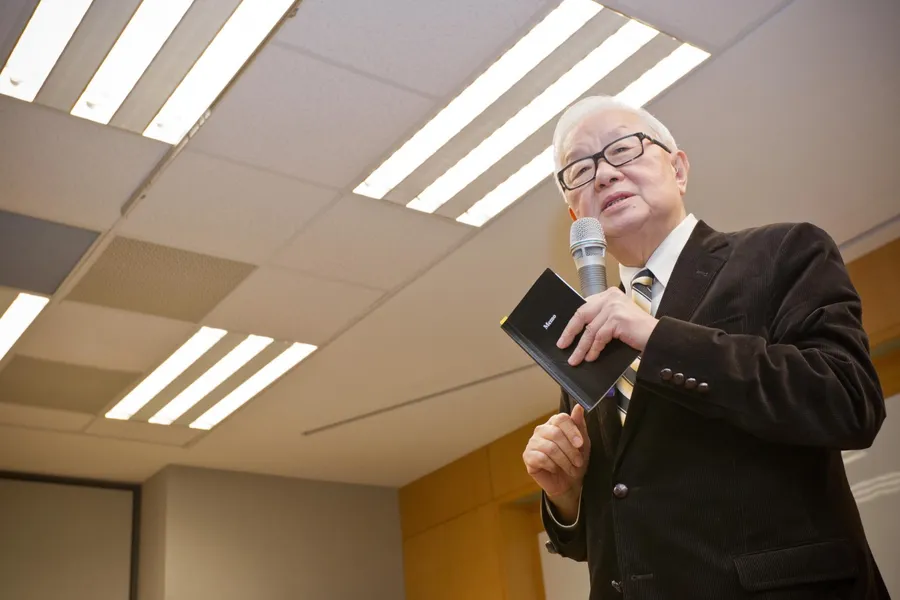 張忠謀怎麼把台積電做成世界級企業？4個經營問題，他親自解答