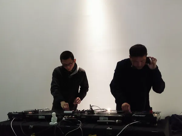 《志樂制樂》_林強+許志遠 DJ Point + VJ Pang-Chuan Huang.jpg