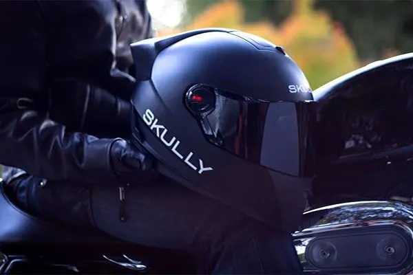 2天破百萬美金的群募摩托車 AR 頭盔Skully，能讓失望的贊助者重燃期待嗎？ 