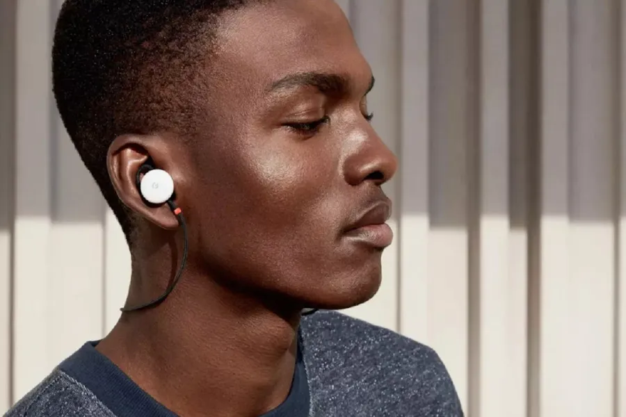 買哪隻好？當 AirPods 遇上會翻譯的 Pixel Buds