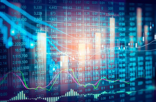  台股基金績效超越 ETF！基金和主動式 ETF 差在哪？怎麼買？