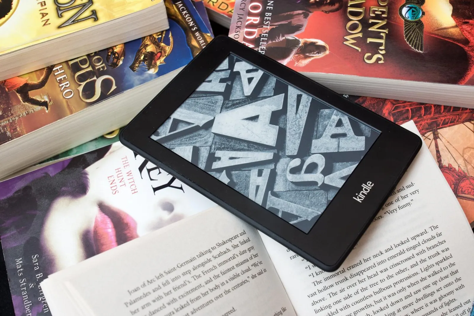 亞馬遜 Kindle 問世 15 年歷久不衰，如何在數位浪潮席捲下站穩腳步？