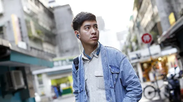 簡約、有型、輕鬆自在，是他喜歡的生活語彙──專訪香港潮流網站編輯Shawn