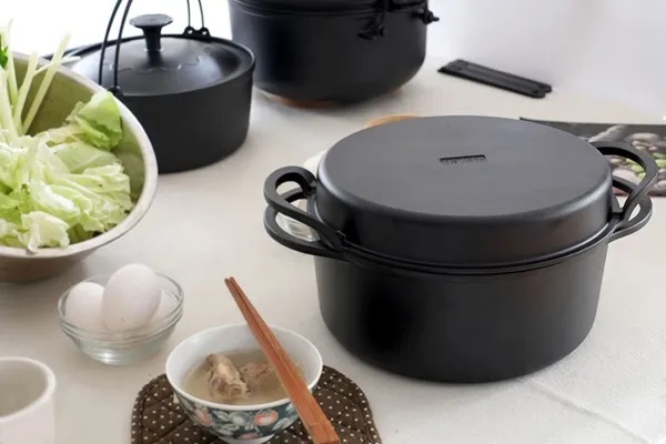 taku-ironware-shuang-er-pot-03.jpg