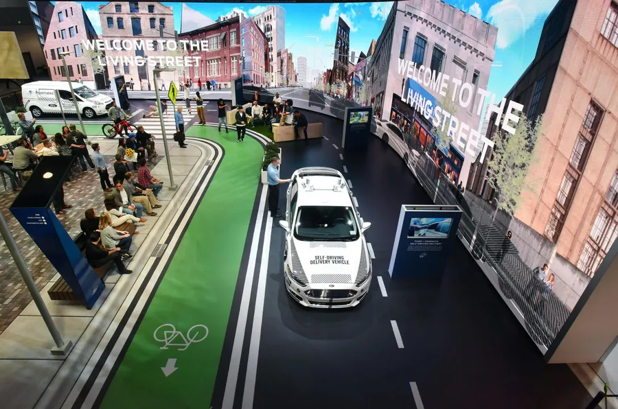 【CES 2018】不停揪企業組自駕車隊，福特這次瞄準「快遞服務」找新出路