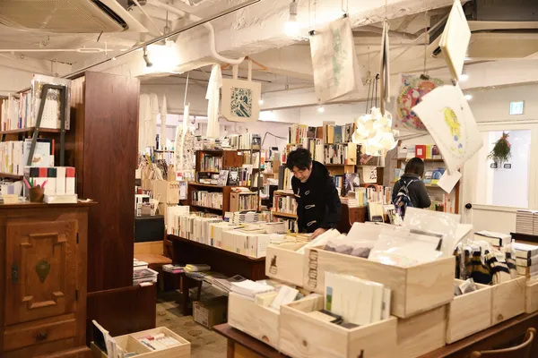 嶋浩一郎_下北澤獨立書店B&B空間.jpg