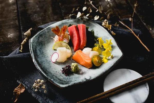 富錦樹日食香檳生魚片.jpg