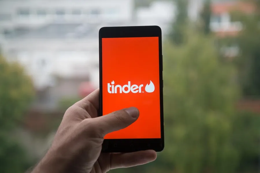 交友 App 做到年收 345 億！市場正夯，為什麼 Tinder 卻急著要轉型？