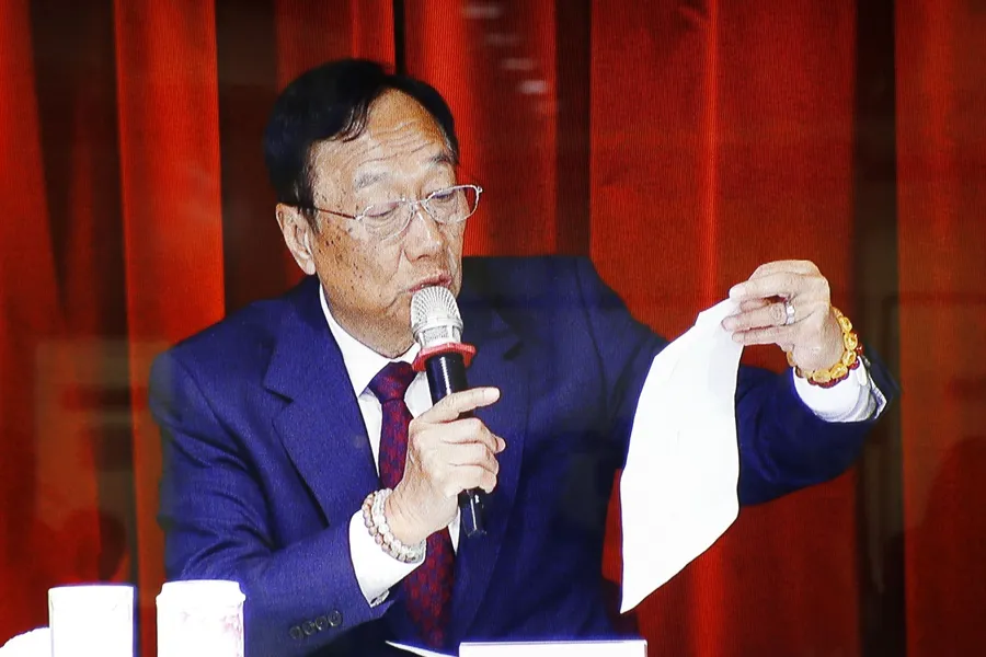 美國成本太高了！傳鴻海將重新考慮威州投資案，LCD面板生產計劃恐縮減、擱置