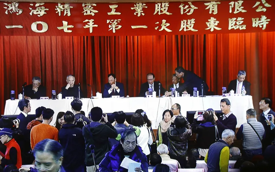 「鴻海已不是代工廠」，十年來首次股東臨時會通過FII赴陸上市