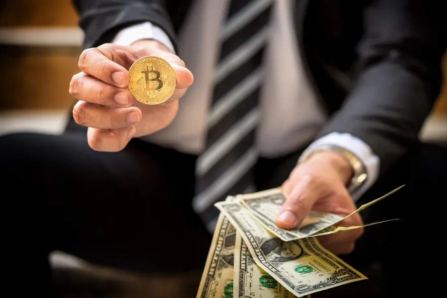 不看好虛擬貨幣取代法幣，央行總裁卻大讚這項技術