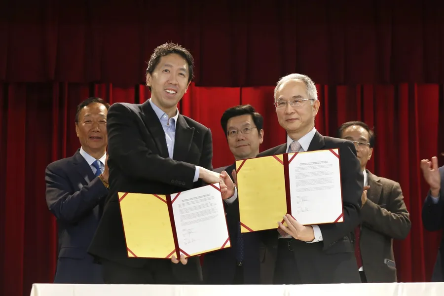 鴻海找上「Google大腦之父」吳恩達合作，5年100億衝工業互聯網AI應用