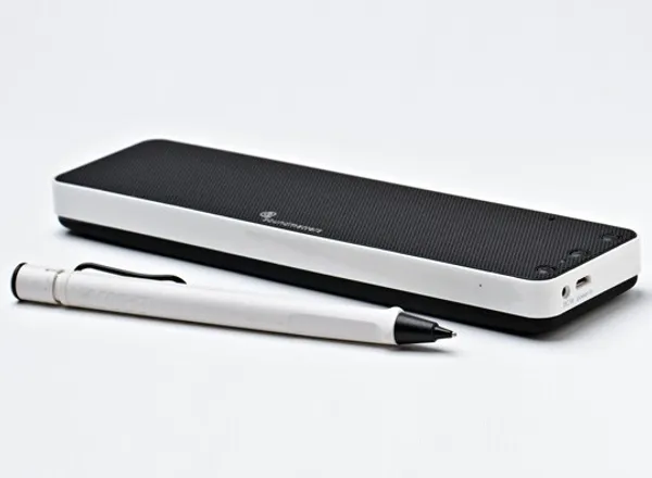 dash7_white_pen.jpg
