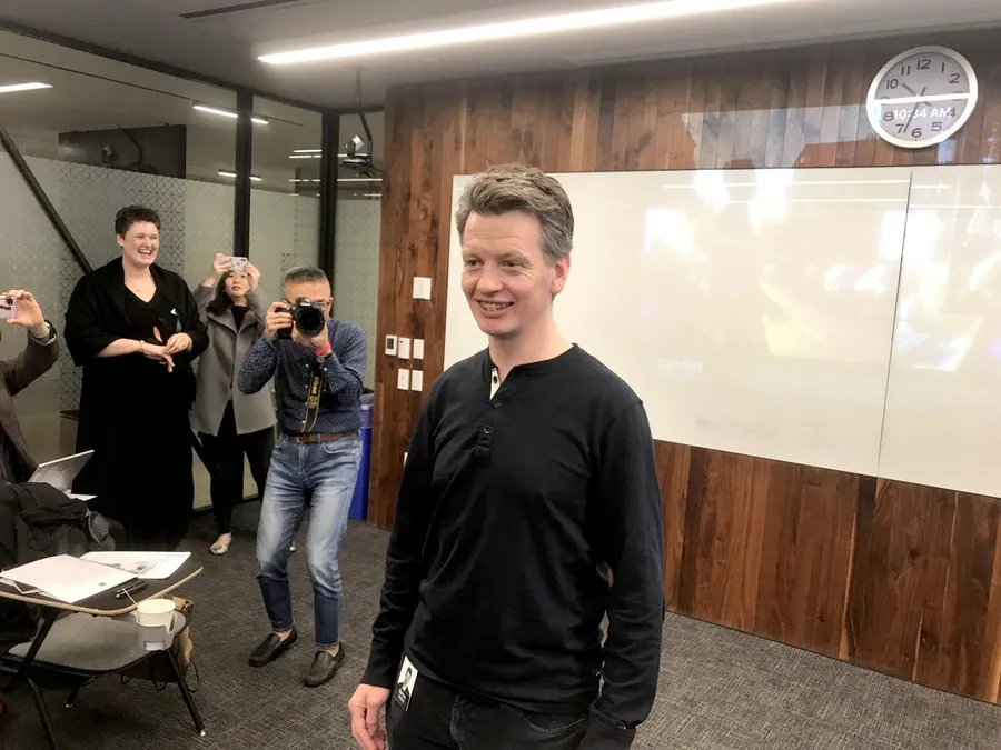 Uber由黑翻紅的希望，新一代IPO救火隊長—巴尼·哈佛
