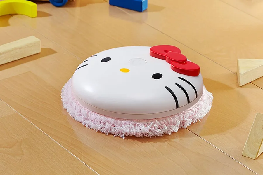 化身馬卡龍般的 HELLO KITTY 掃地機器人要來清掃你家囉！