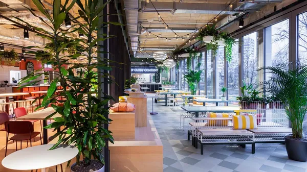 不只設計旅店精彩！柏林 Bikini Berlin 現在還多了個熱帶叢林風的美食廣場「Kantini」