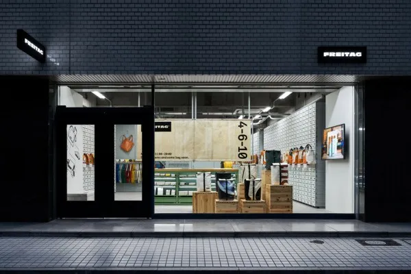 Freitag_大阪_TORAFU.jpg