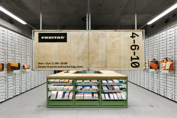Freitag_大阪_TORAFU.jpg