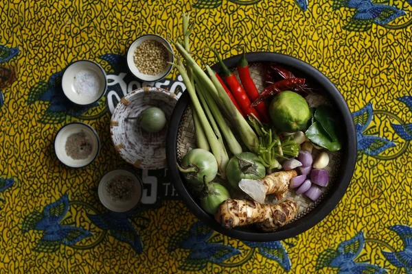「Mama thai 11泰菜私廚」阿泰的日常餐桌，融合酸、甜、苦、辣的自然和諧之歌！