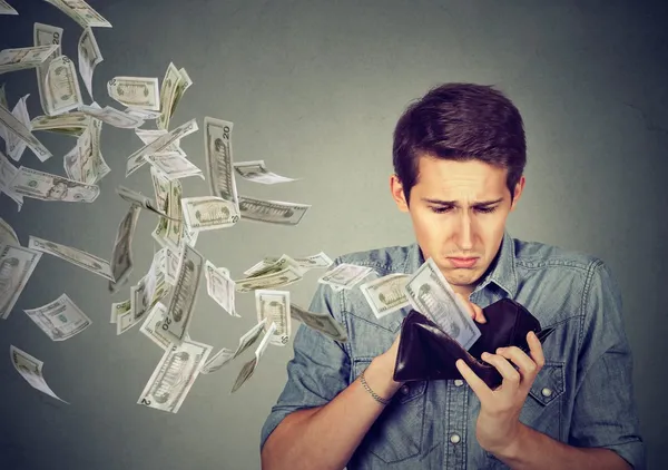 shutterstock_money_547096873.jpg