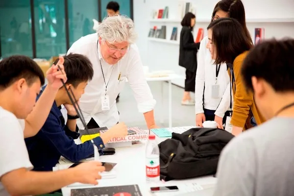 誠品_平面設計大師Lars Müller.jpg