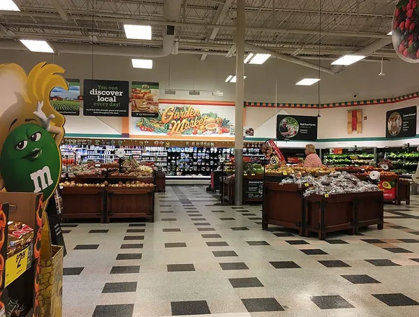 1016px-Kroger_-_Norfolk,_VA_(37459809446).jpg