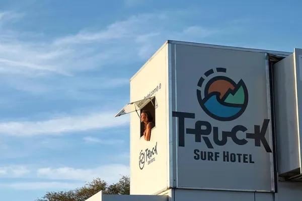 設計旅店開著走_The Trunk Surf Hotel.jpg