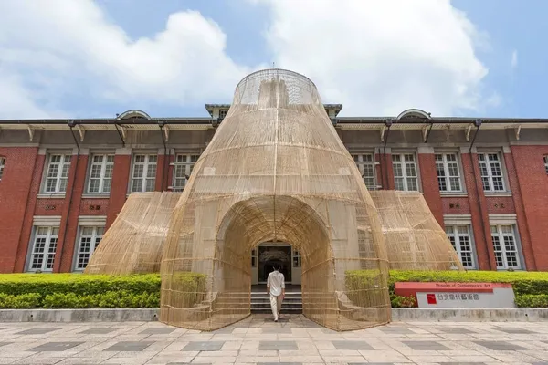 古老工藝的華麗轉身！台北當代藝術館開展，看 14 組藝術家讓老靈魂魅力重生