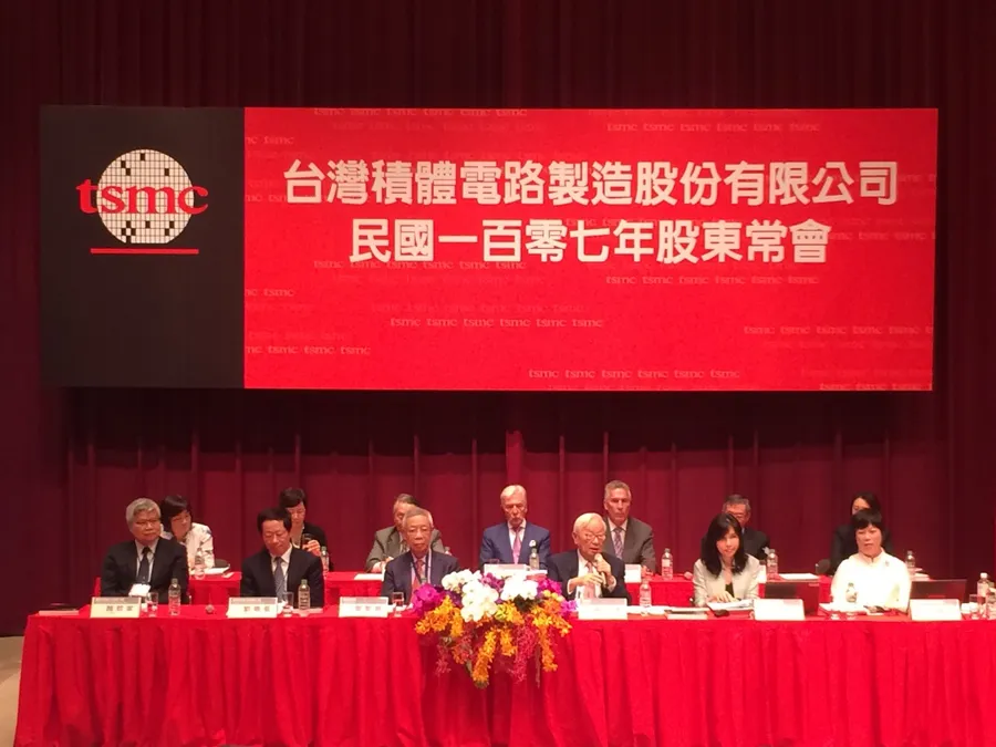 今年最感性霸氣的股東會，張忠謀退休：中國半導體10年內仍落後台灣