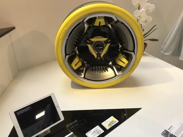 為一家輪胎廠商設計不怕爆胎的概念車輪.jpg