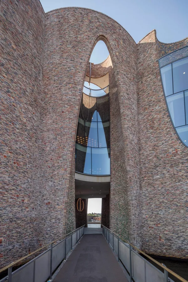 丹麥_Olafur Eliasson首個建築作品.jpg
