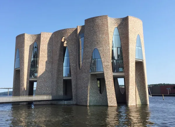 丹麥_Olafur Eliasson首個建築作品.jpg