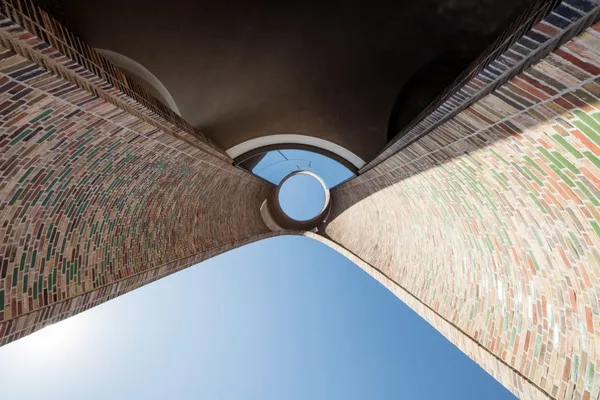 丹麥_Olafur Eliasson首個建築作品.jpg