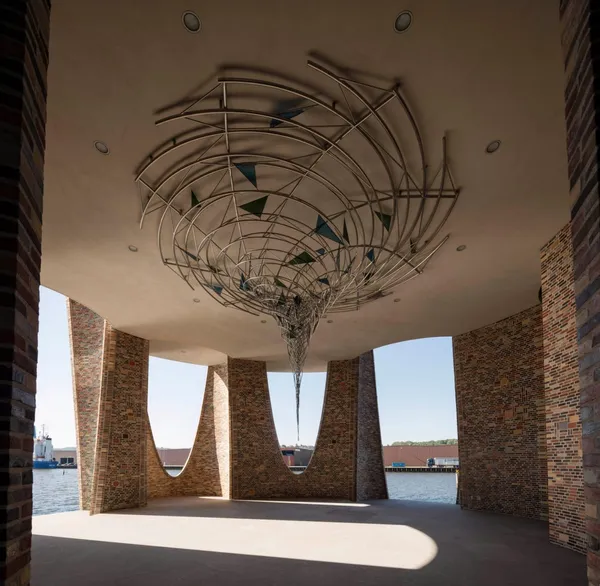 丹麥_Olafur Eliasson首個建築作品.jpg