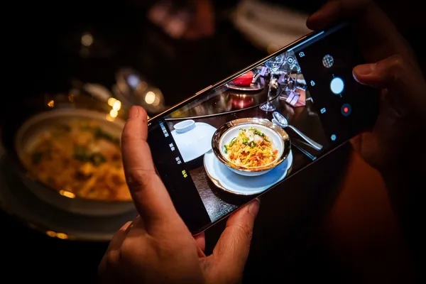 Galaxy S9+絕佳F1.5大光圈，拍攝雅閣主廚炒飯粒粒分明.jpg