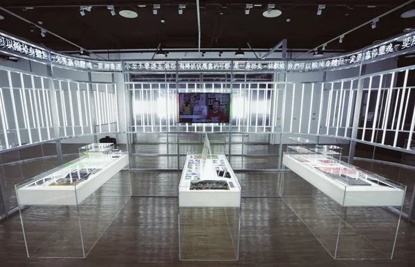 文總漫畫展_LOCAL HERO閃到你(9).jpg