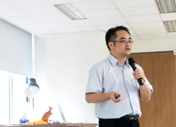 「位置是別人給的，但能力與經歷是別人拿不走的」醫師陳階曉的跨界創業之旅 