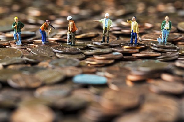  徵才廣告的「薪水面議」門檻，將上調至 5 萬元！勞動部出手修法，能改善薪資黑箱嗎？