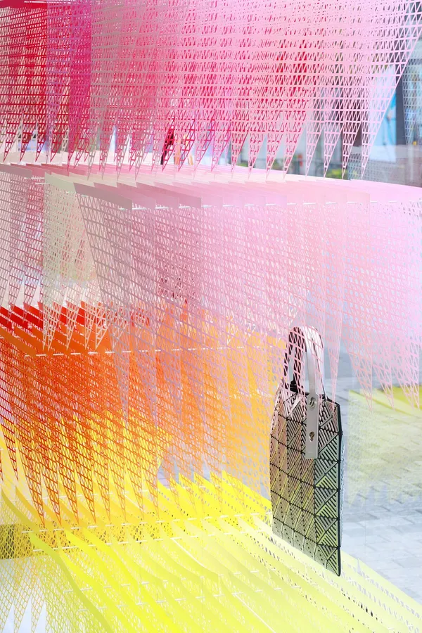 BAOBAO新系列櫥窗_11_rainbow_moire.jpg