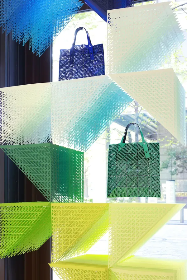 BAOBAO新系列櫥窗_12_rainbow_moire.jpg