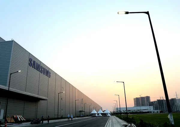 Samsung Mobile Factory in India