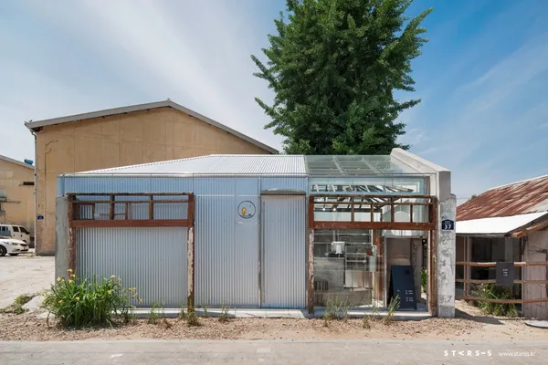 Starsis_韓國老屋改建酒吧咖啡館_03.jpg