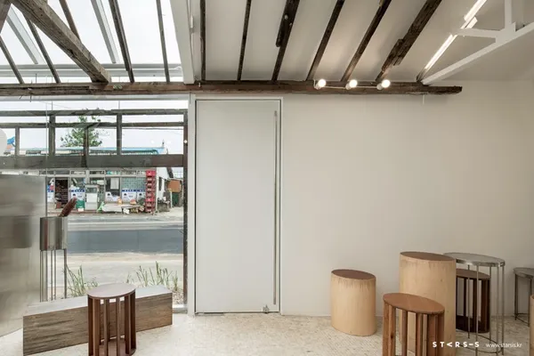 Starsis_韓國老屋改建酒吧咖啡館_06.jpg