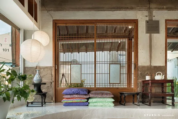 Starsis_韓國老屋改建酒吧咖啡館_12.jpg
